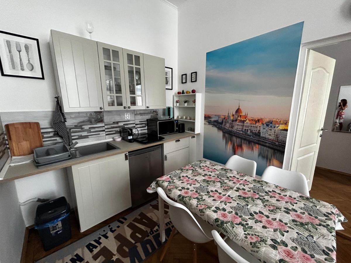Margaret & Violet Apartments - Peaceful Stay Downtown Budapest Exteriör bild