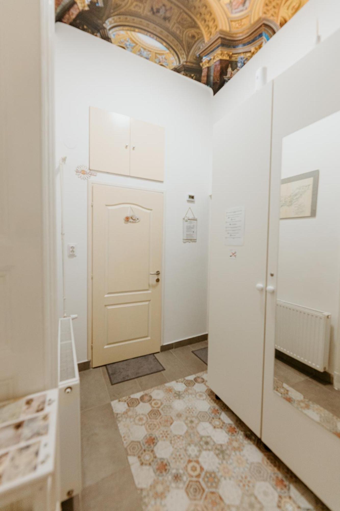 Margaret & Violet Apartments - Peaceful Stay Downtown Budapest Exteriör bild