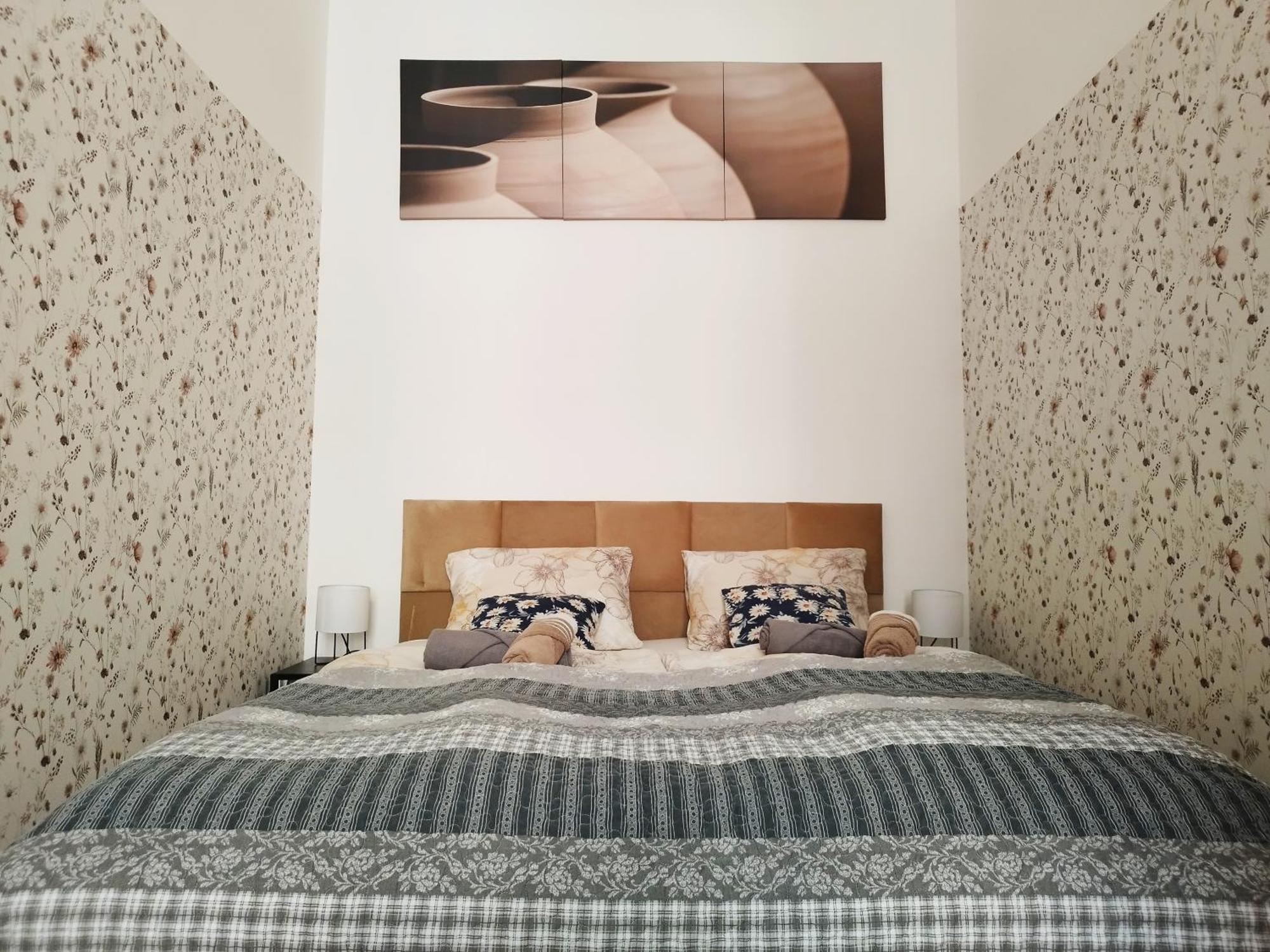 Margaret & Violet Apartments - Peaceful Stay Downtown Budapest Exteriör bild